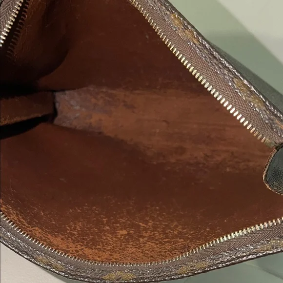 Authentic Louis Vuitton Monogram Cosmetic Accessories Pouch - Picture 11 of 13